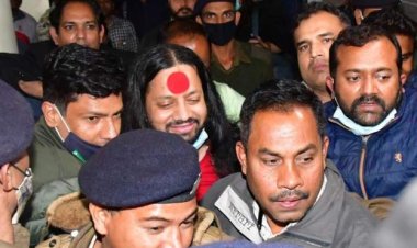 Maharashtra Police takes Kalicharan Maharaj from Raipur jail to Pune, will appear in court tomorrow