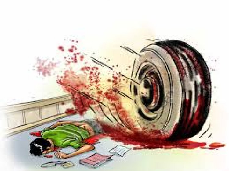 The speeding vehicle trampled the innocent on the road to death!!