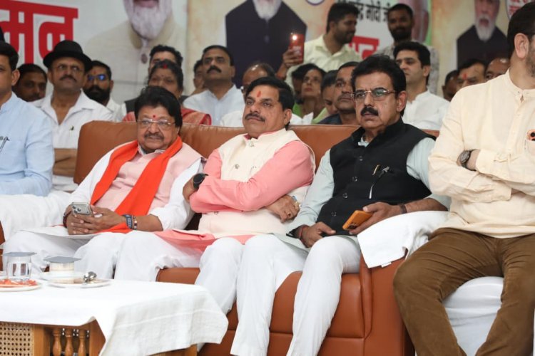मन की बात: मोदी की आवाज़, CM अध्यक्ष की मौजूदगी जनता की खामोशी में लोकतंत्र की गूंज